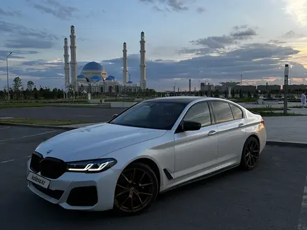 BMW 530 2018 года за 22 900 000 тг. в Астана – фото 2