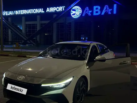 Hyundai Elantra 2024 года за 9 400 000 тг. в Семей – фото 5