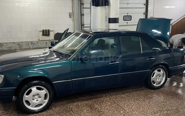 Mercedes-Benz E 280 1995 года за 3 000 000 тг. в Астана