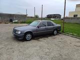 Mercedes-Benz E 200 1994 года за 1 650 000 тг. в Жетысай – фото 2