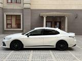 Toyota Camry 2021 года за 15 500 000 тг. в Алматы – фото 3