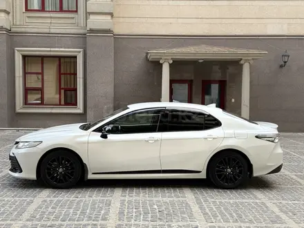 Toyota Camry 2021 года за 15 500 000 тг. в Алматы – фото 3