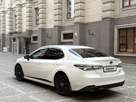 Toyota Camry 2021 года за 15 500 000 тг. в Алматы – фото 4
