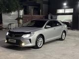 Toyota Camry 2015 года за 9 150 000 тг. в Шымкент – фото 2