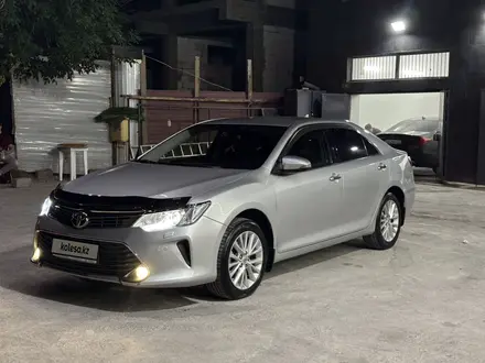 Toyota Camry 2015 года за 9 150 000 тг. в Шымкент – фото 2