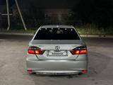 Toyota Camry 2015 года за 9 150 000 тг. в Шымкент – фото 5