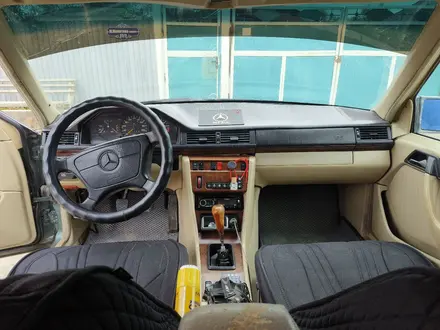 Mercedes-Benz E 220 1992 года за 1 600 000 тг. в Жалагаш – фото 7