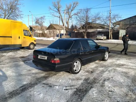 Mercedes-Benz E 280 1993 года за 1 680 000 тг. в Павлодар – фото 2