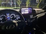 Lexus LX 570 2018 годаfor47 000 000 тг. в Астана – фото 2
