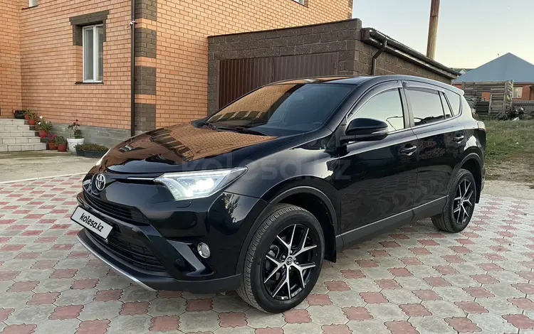 Toyota RAV4 2018 года за 12 500 000 тг. в Кокшетау