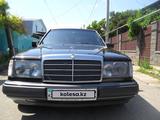 Mercedes-Benz E 220 1993 года за 2 570 000 тг. в Алматы – фото 3