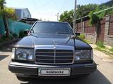 Mercedes-Benz E 220 1993 года за 2 570 000 тг. в Алматы – фото 4
