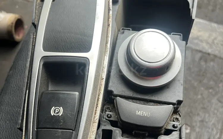 Привозной оригинал консоль селектора BMW за 2 200 тг. в Алматы