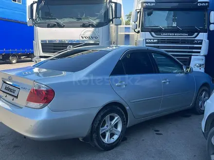 Toyota Camry 2005 года за 5 800 000 тг. в Туркестан – фото 3