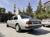 Mercedes-Benz E 220 1993 года за 2 100 000 тг. в Шымкент – фото 3