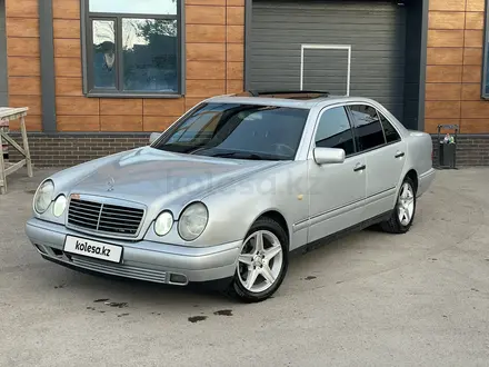 Mercedes-Benz E 280 1996 года за 2 250 000 тг. в Караганда – фото 2