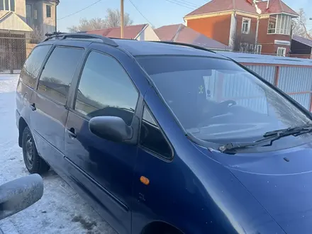 Volkswagen Sharan 1997 года за 2 000 000 тг. в Уральск – фото 3