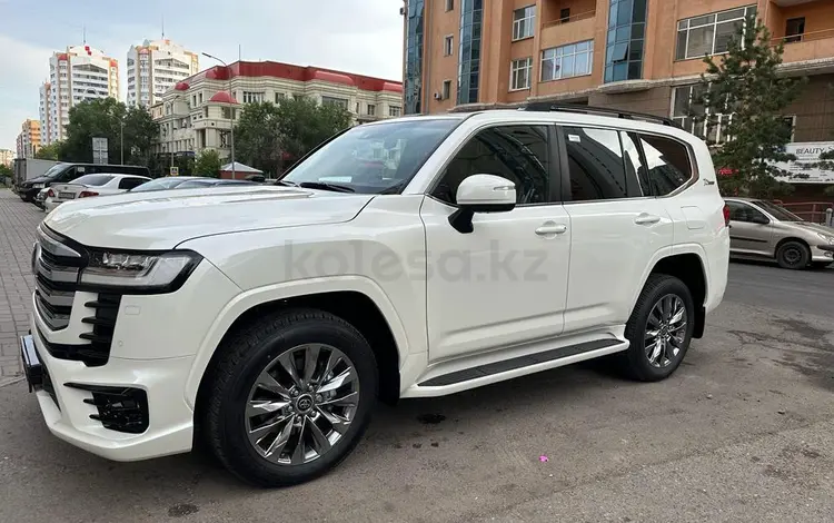 Toyota Land Cruiser 2022 года за 76 000 000 тг. в Астана