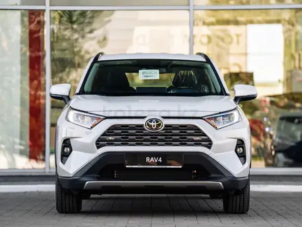 Toyota RAV4 2025 года за 18 600 000 тг. в Астана