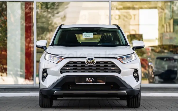 Toyota RAV4 2025 года за 18 600 000 тг. в Астана