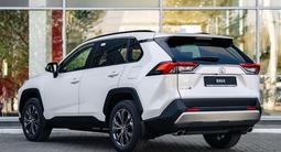 Toyota RAV4 2025 года за 18 600 000 тг. в Астана – фото 2