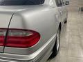 Mercedes-Benz E 320 2001 годаүшін4 300 000 тг. в Актобе – фото 4