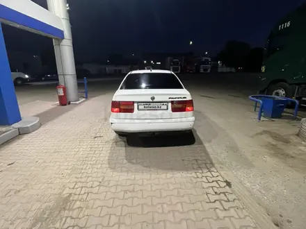 Volkswagen Passat 1994 года за 1 360 000 тг. в Павлодар – фото 2