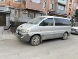Hyundai Starex 2001 года за 2 100 000 тг. в Шымкент – фото 2