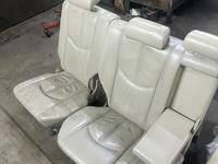Задние сиденья, бежевый цвет. Lexus rx 300, лексус рх 300 за 55 000 тг. в Усть-Каменогорск
