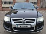 Volkswagen Touareg 2008 годаүшін6 800 000 тг. в Алматы