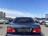 Mercedes-Benz E 200 1996 года за 1 890 000 тг. в Астана – фото 5