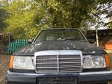 Mercedes-Benz E 260 1988 года за 1 000 000 тг. в Талдыкорган