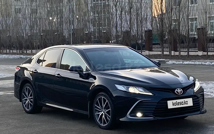 Toyota Camry 2021 года за 14 600 000 тг. в Уральск