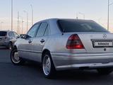 Mercedes-Benz C 180 1994 годаүшін2 100 000 тг. в Усть-Каменогорск – фото 2