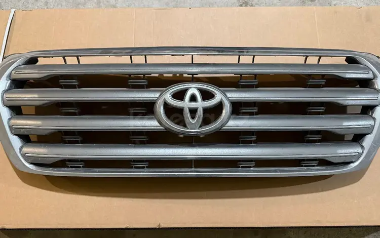 Решетка радиатора Land Cruiser 200 2008-2011 за 40 000 тг. в Алматы