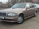 Mercedes-Benz C 180 1995 года за 1 900 000 тг. в Астана