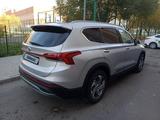 Hyundai Santa Fe 2023 годаfor16 900 000 тг. в Астана – фото 4