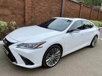 Lexus ES 350 2022 годаfor27 000 000 тг. в Алматы