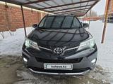 Toyota RAV4 2015 года за 11 200 000 тг. в Актобе – фото 3