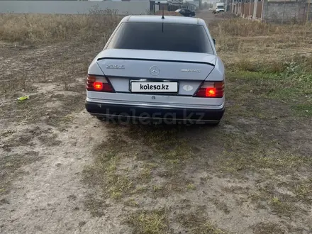 Mercedes-Benz E 200 1992 года за 1 500 000 тг. в Кордай – фото 3