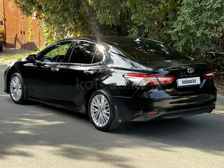 Toyota Camry 2018 года за 13 800 000 тг. в Алматы – фото 5