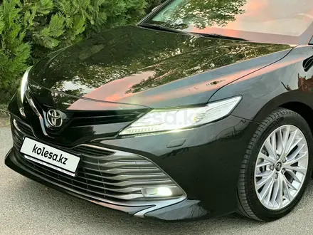 Toyota Camry 2018 года за 14 200 000 тг. в Туркестан – фото 9