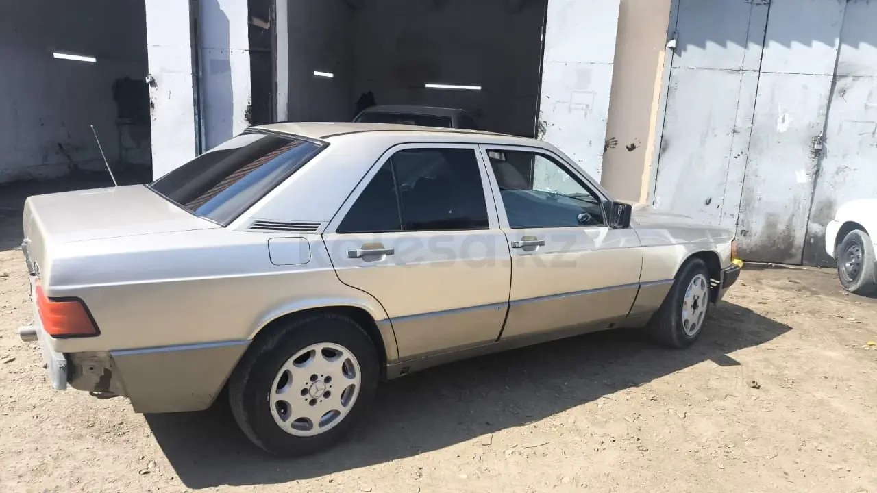 Mercedes-Benz 190, 1989