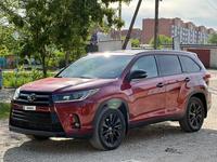 Toyota Highlander 2019 года за 14 500 000 тг. в Актобе