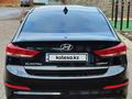 Hyundai Elantra 2017 годаүшін7 200 000 тг. в Уральск – фото 2