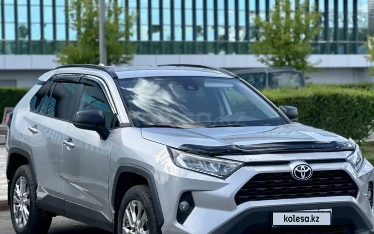 Toyota RAV4 2020 года за 11 900 000 тг. в Астана