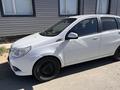 Chevrolet Aveo 2013 года за 1 700 000 тг. в Атырау – фото 2