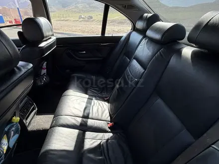 BMW 530 2003 года за 5 500 000 тг. в Алматы – фото 25