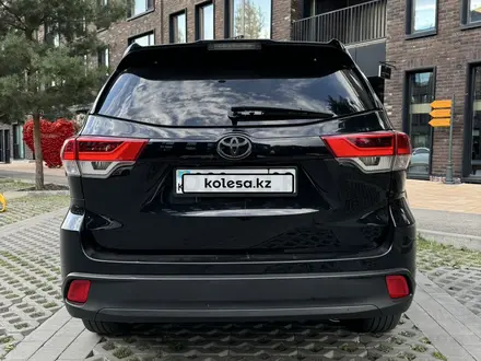 Toyota Highlander 2019 года за 15 000 000 тг. в Алматы – фото 16