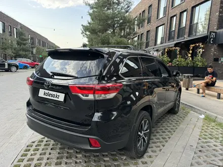 Toyota Highlander 2019 года за 15 000 000 тг. в Алматы – фото 22